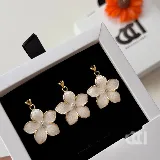 آویز لیلیوم سفید