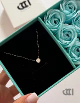 باکس کادویی آبی 6گل