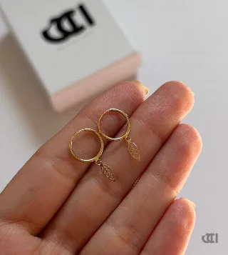 گوشواره طلای حلقه ای برگ