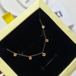 گردنبند مینیمال ونکلیف